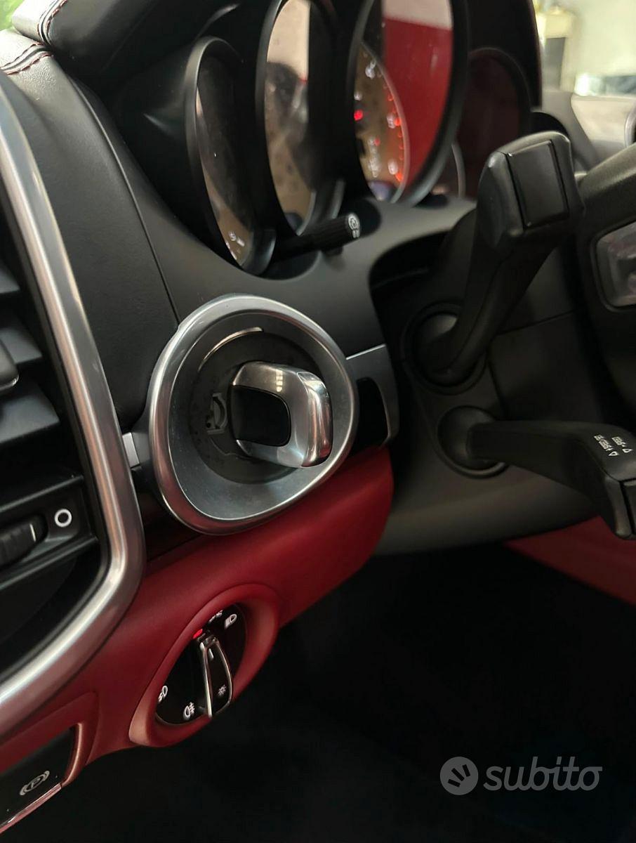 PORSCHE CAYENNE 3.0 DIESEL PLATINUM EDITION - 250