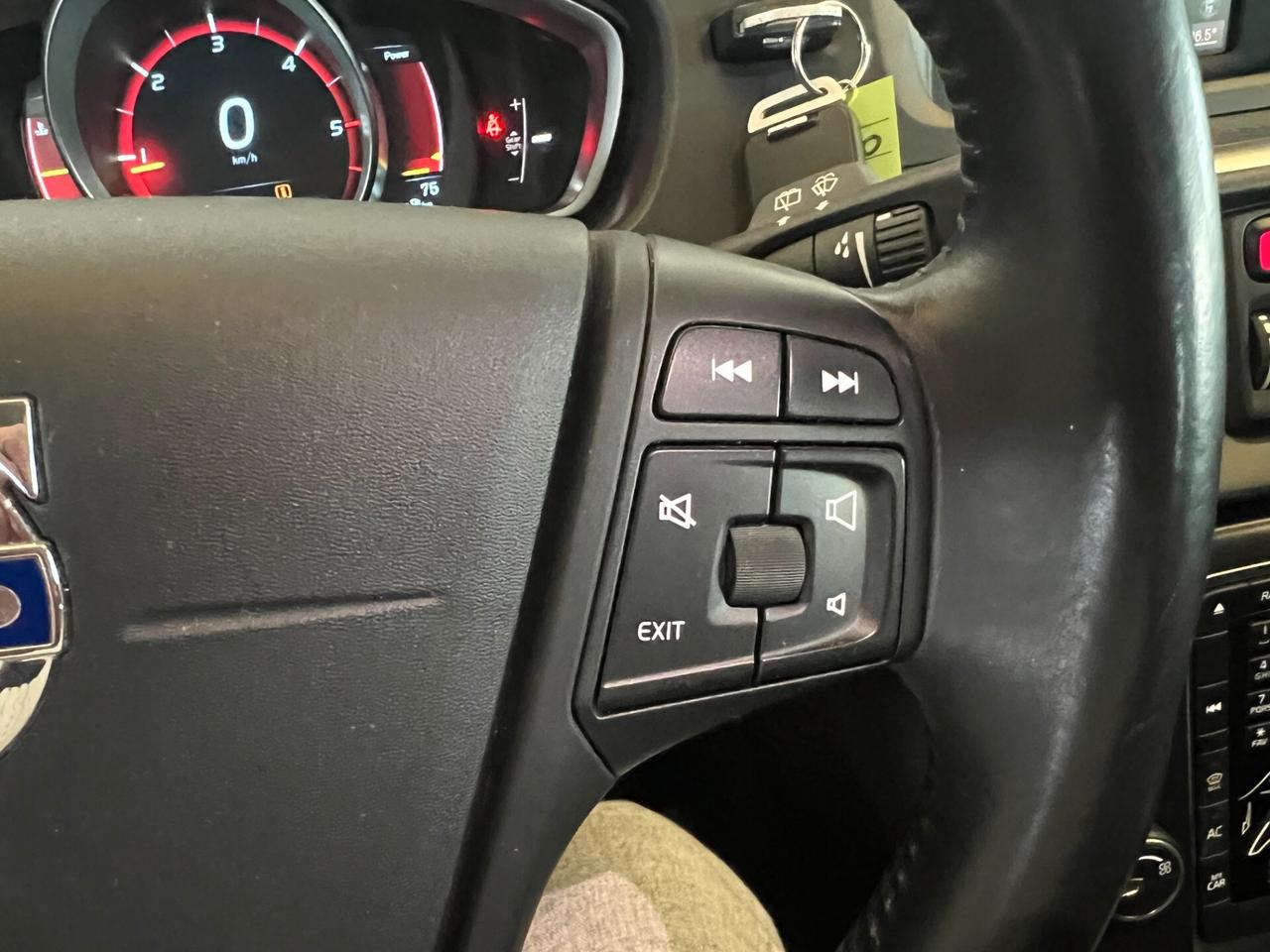 Volvo V40 solo 84.337 km unico proprietario ok neopatentati