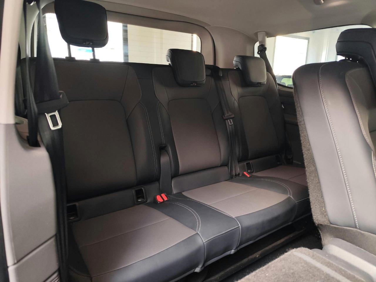 VOLKSWAGEN T7 Caravelle e-Caravelle Window Short Life electric 160kW 340 cv automatic 3100mm