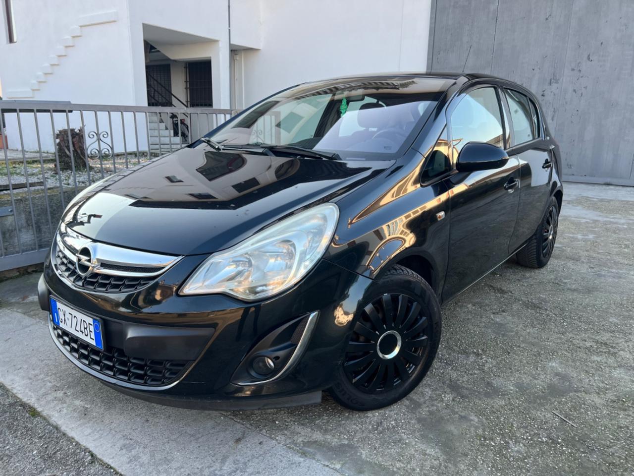 Opel Corsa 1.2 BENZINA 5P. 2013 POCHI KM NEOPATENTATI