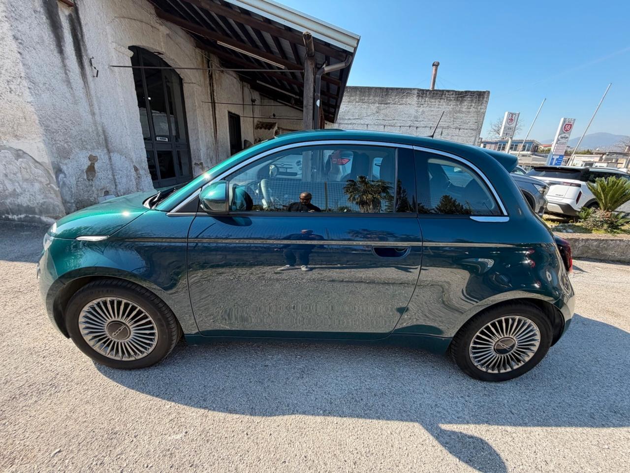 Fiat 500 500e Berlina 23,8 kWh Action