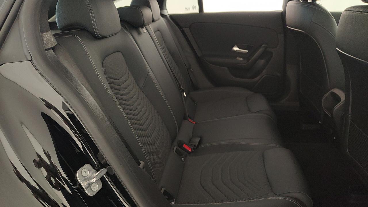 Mercedes-Benz CLA Shooting Brake 180 d Advanced auto