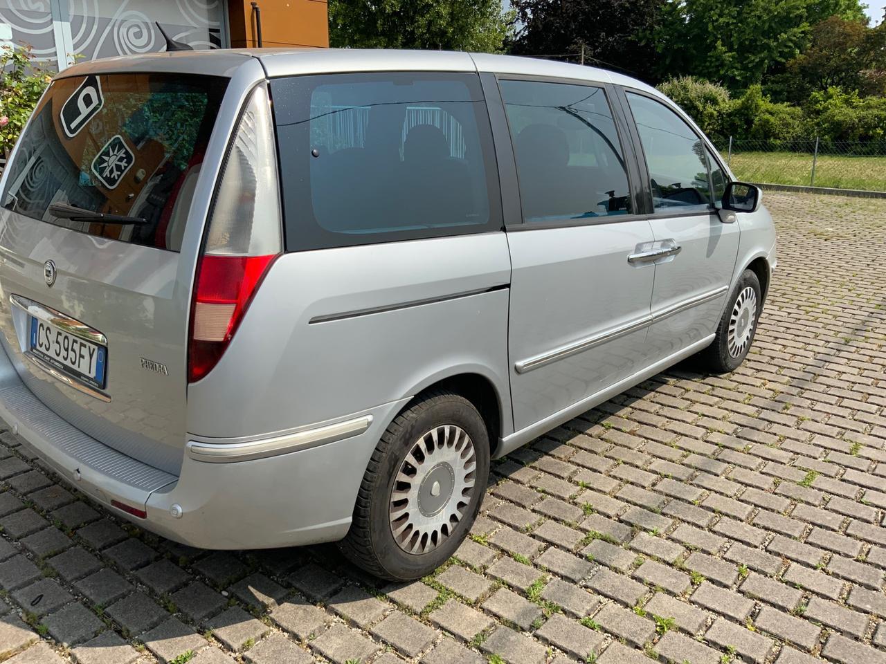 Lancia Phedra 2.2 jtd Emblema plus