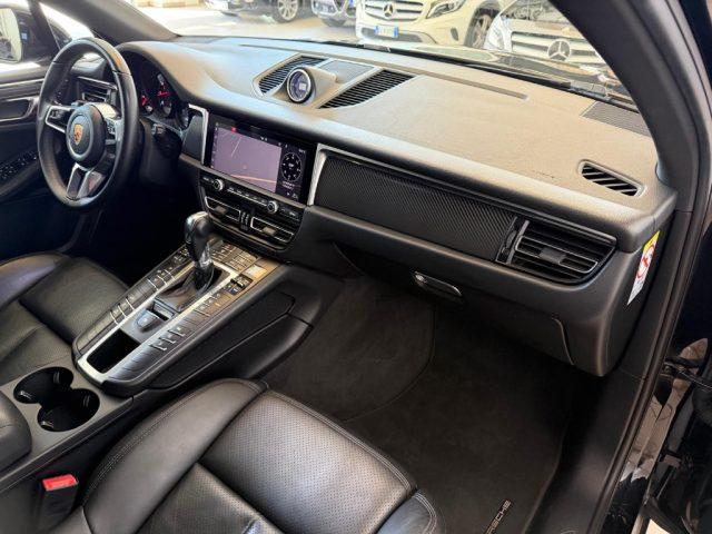 PORSCHE Macan 2.0 //TOTAL BLACK//21//