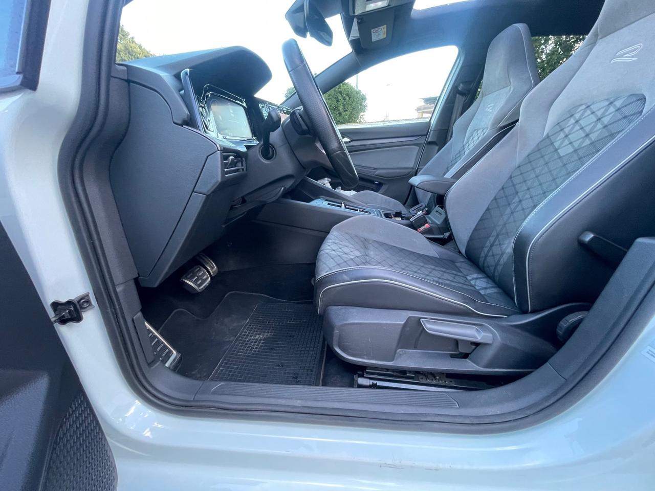 Volkswagen Golf R-Line DSG 2.0 TDI 150cv