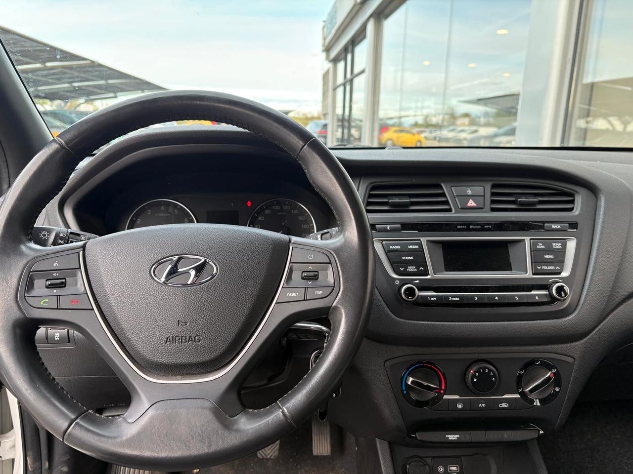 Hyundai i20 BLACKLINE 1.2 75 CV 5 porte UNICO PR.