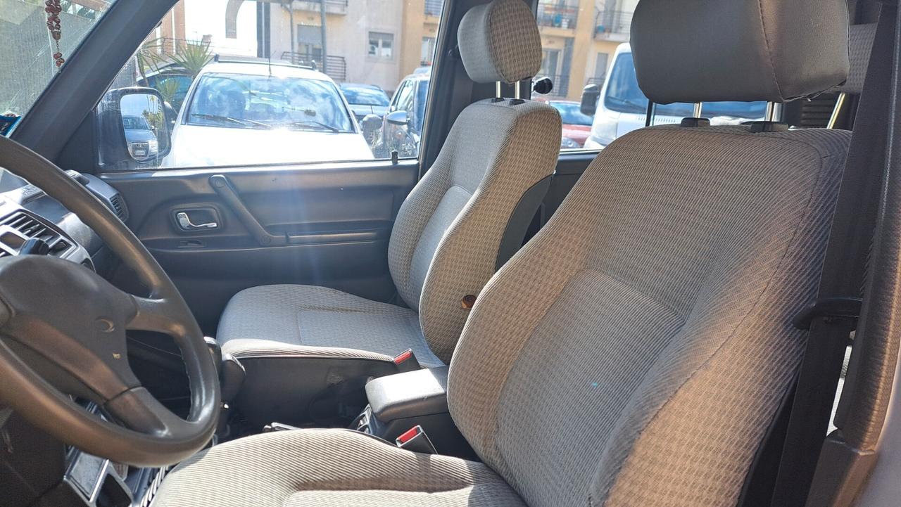 MITSUBISCHI pajero 2500 diesel MOTORE NUOVO