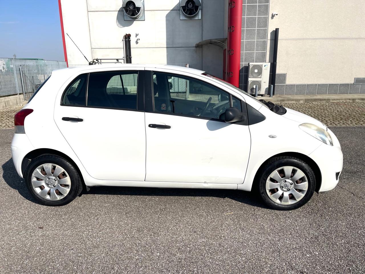 Toyota Yaris 1.0 3 porte Luxury pack