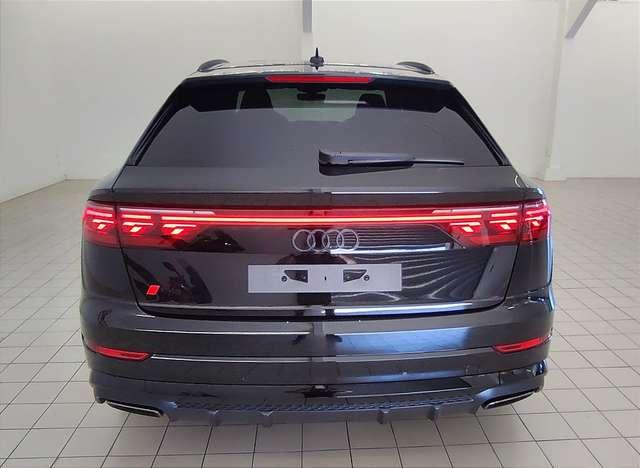 Audi Q8 50 30tdi S-line Edition Pano-Matrix-23-B&H-Valcona