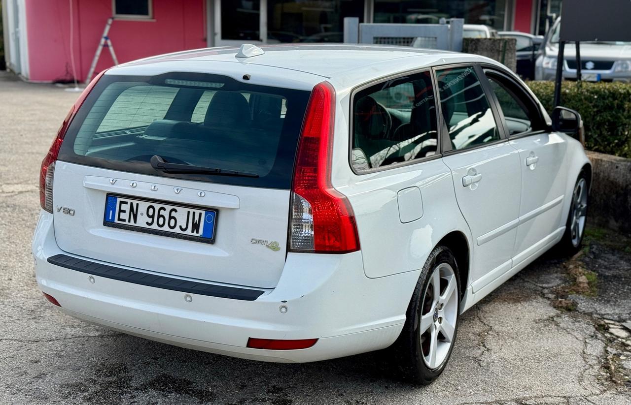 Volvo V50 DRIVe R-design 2012 1.6D OK NEOPATENTATI