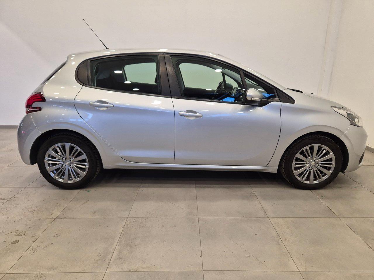 Peugeot 208 1.2 puretech Active gpl 5P - NEOPATENTATI - Sens. Park. - Bluetooth