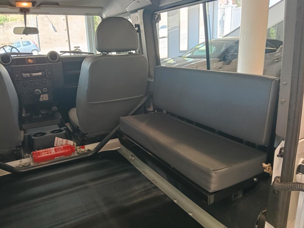 Land Rover Defender 90 2.2 TD4 Station Wagon base N1