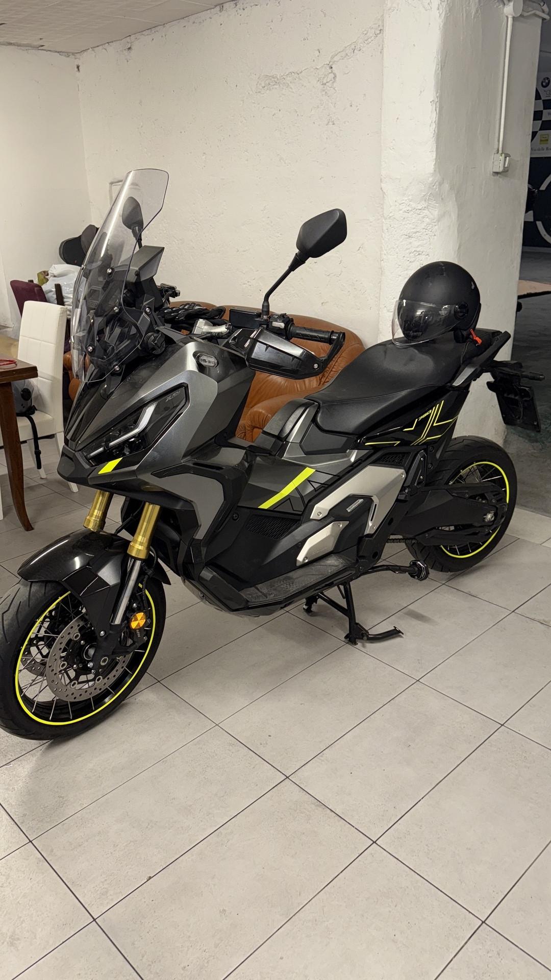 HONDA X-ADV750