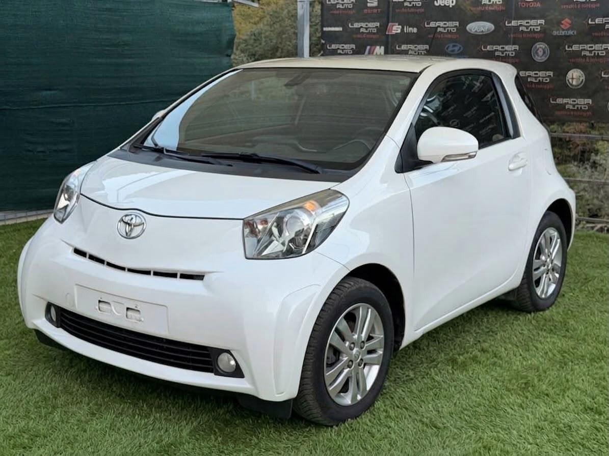 Toyota iQ 1.0 68 Cv Keyless - Cerchi in lega - Comandi