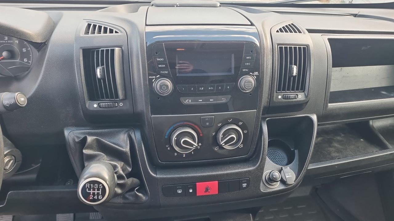 Peugeot Boxer 330 2.2 BlueHDi 140 S&S PC-TN Furgone