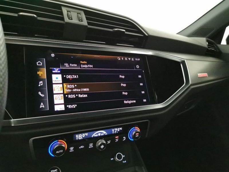 Audi Q3 Sportback 35 2.0 tdi Identity Black s-tronic