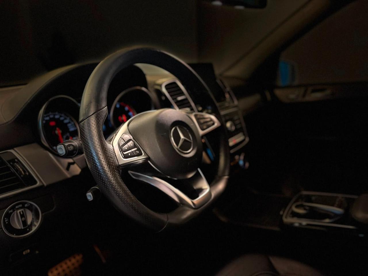 MERCEDES-BENZ GLE 350D 4MATIC PREMIUM UNIPRO