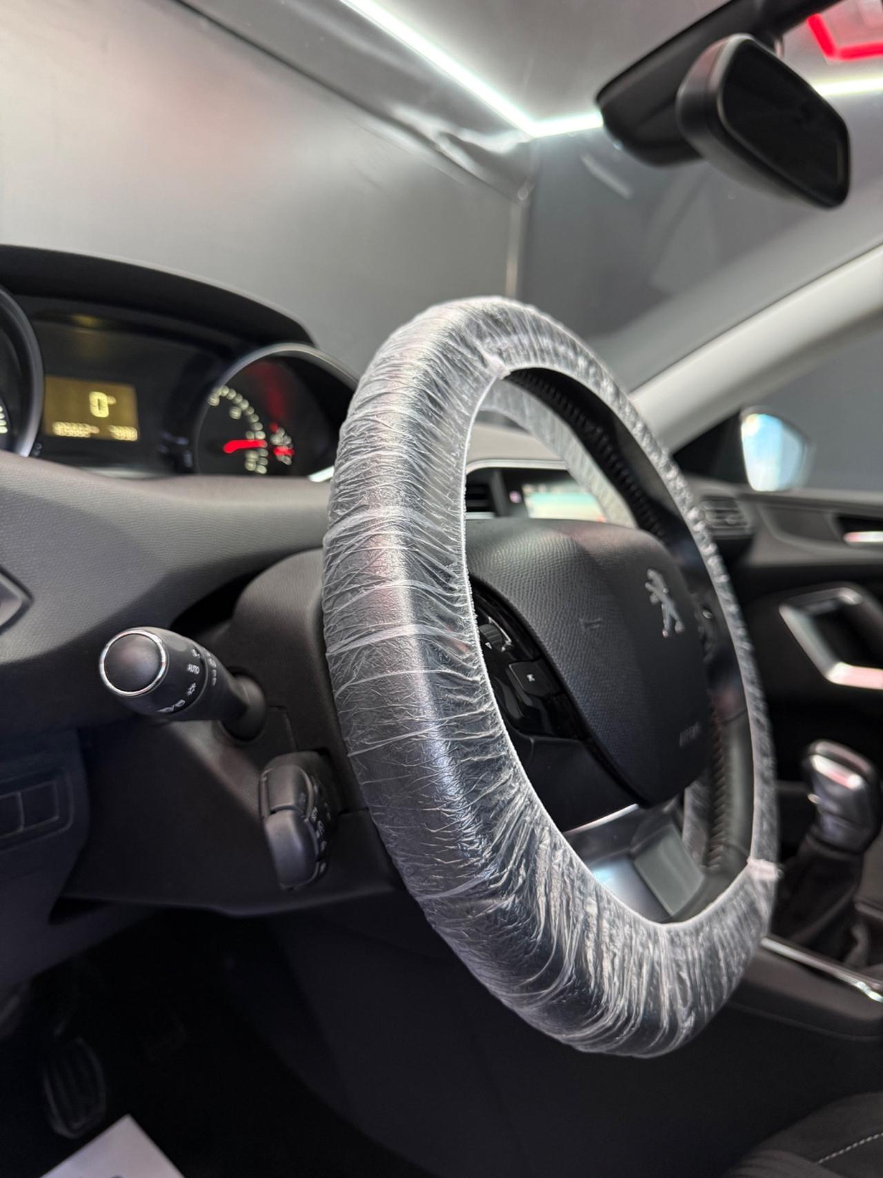 Peugeot 308 1.6 HDi 92 CV Allure 2014