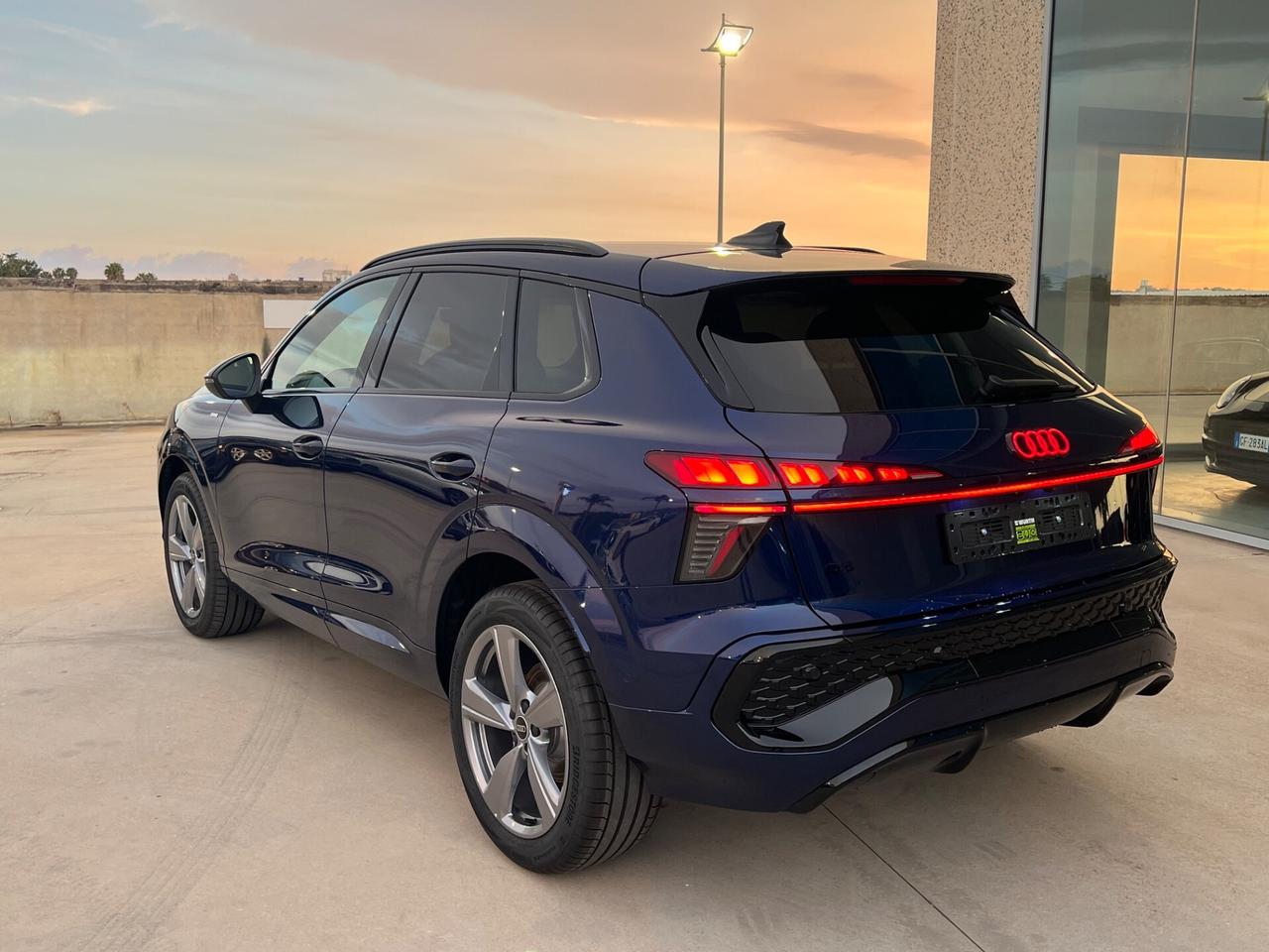 AUDI Q3 35 2.0 150CV tdi S line edition s-tronic - possibilità noleggio no scoring