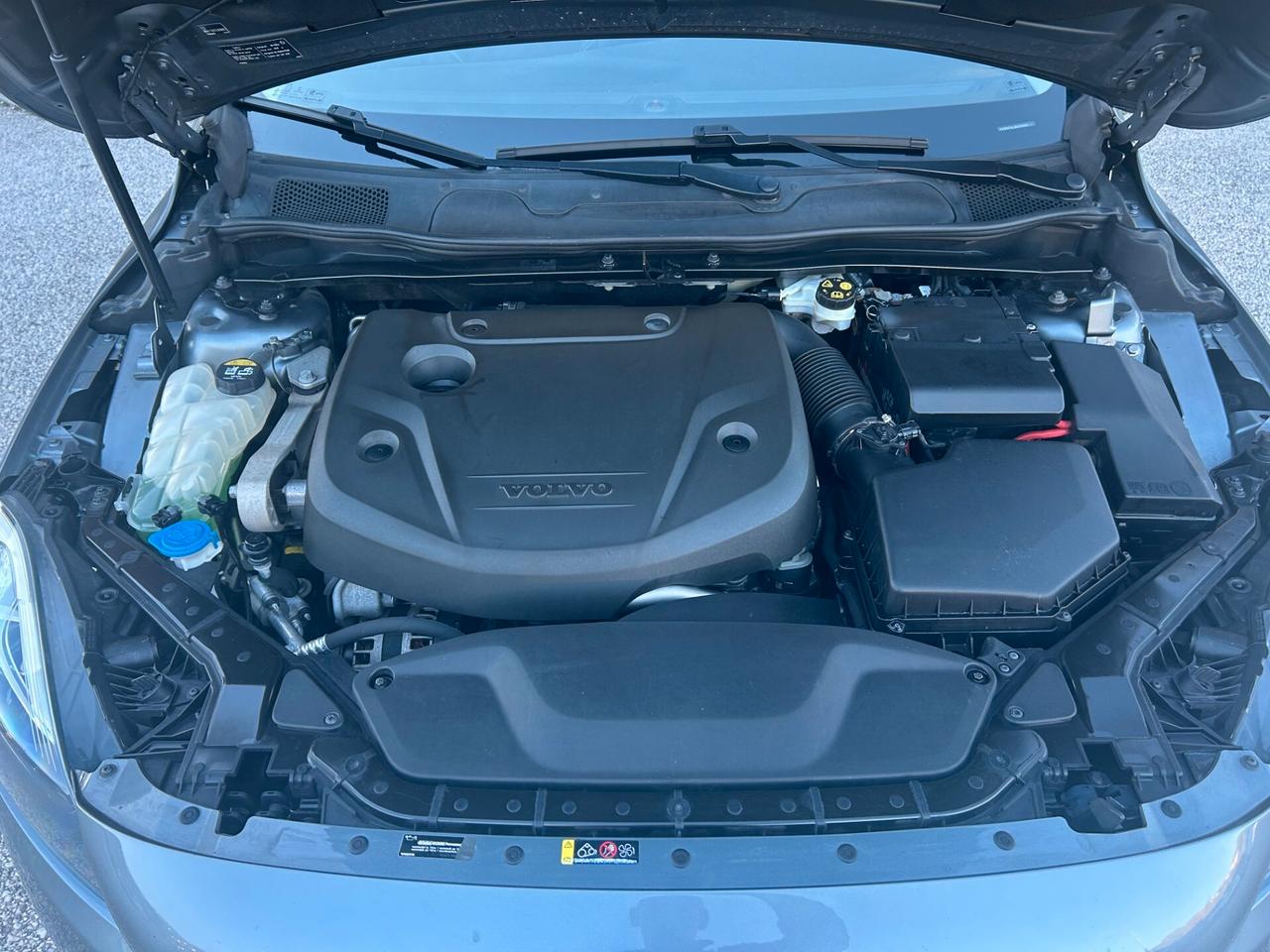 Volvo V40 2.0 d2 120cv R-design Momentum geartronic "AUTO"