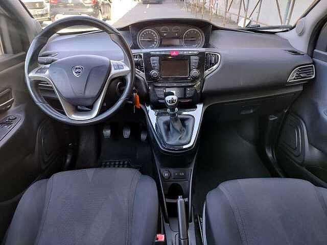 Lancia Ypsilon 1.2 69 CV 5 porte S&S Gold