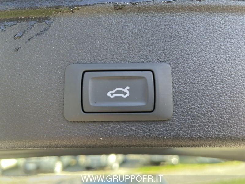 Audi A4 Avant 40 TDI S tronic S line edition