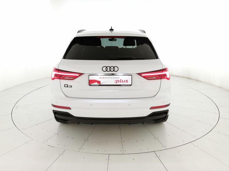 Audi Q3 35 1.5 tfsi Identity Black s-tronic