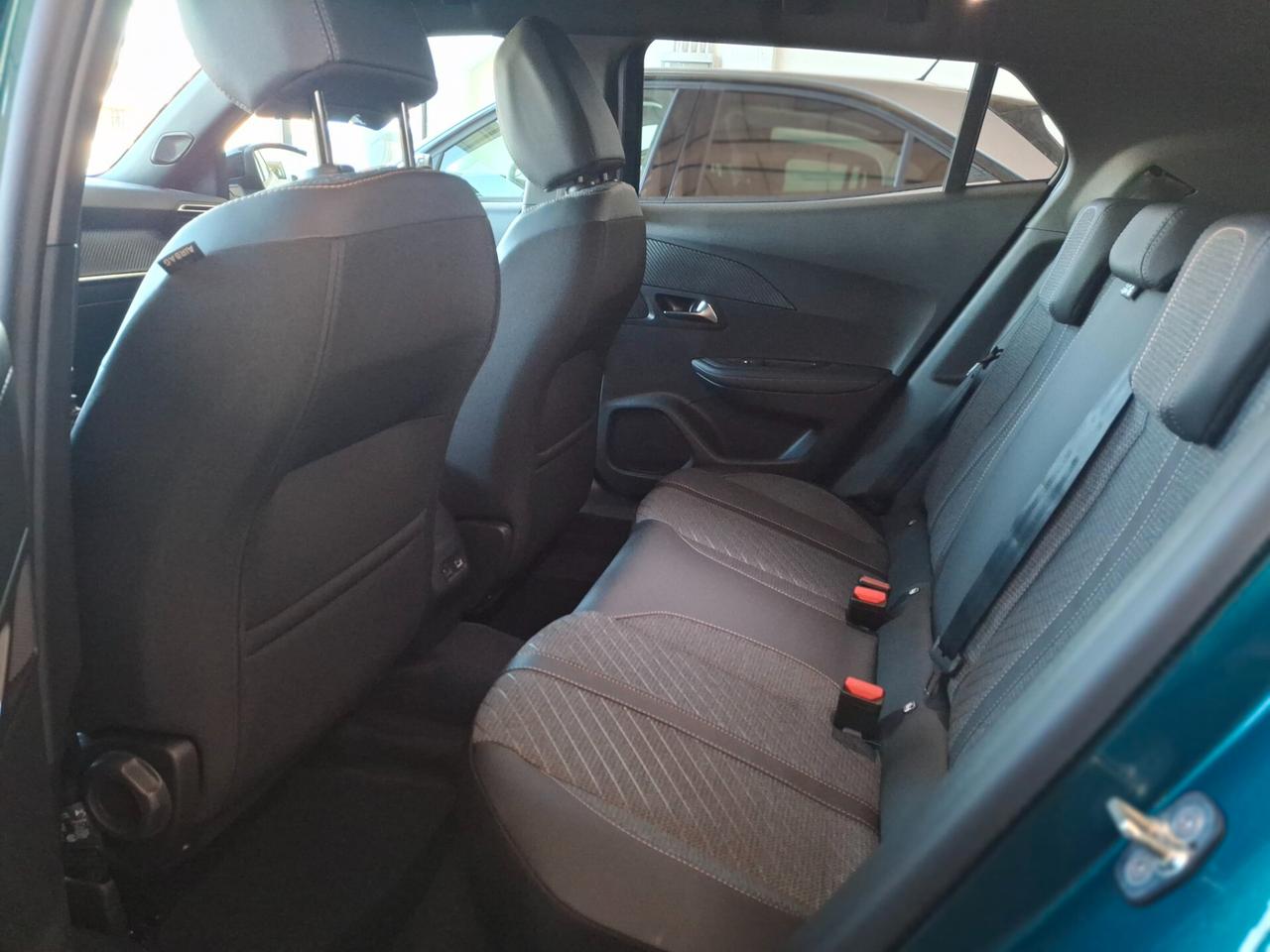 Peugeot 2008 1.2 Turbo Edition