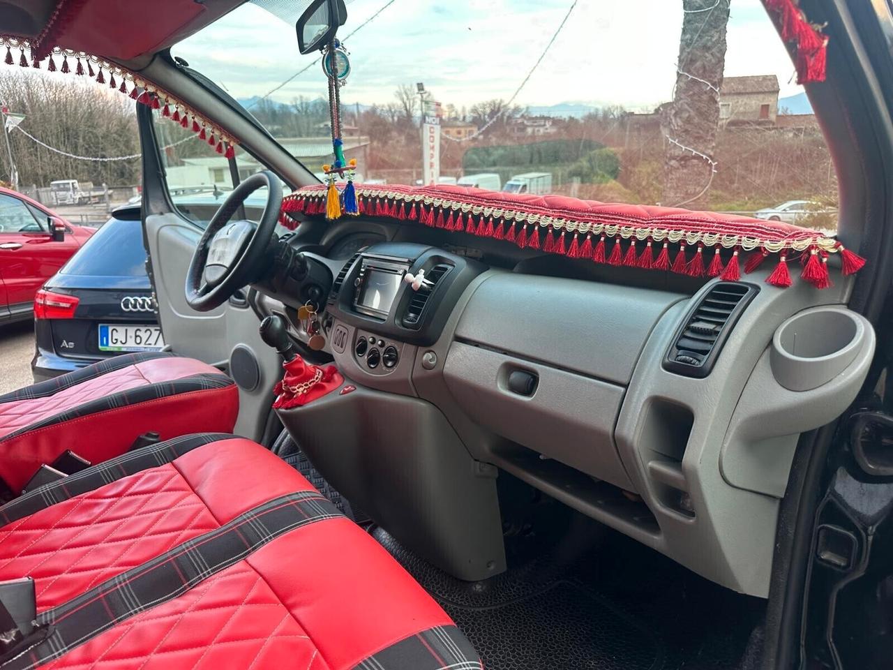 Renault Trafic T27 1.9 dCi/90 PC-TN Passenger Luxe NEOPATENTATI 9 POSTI