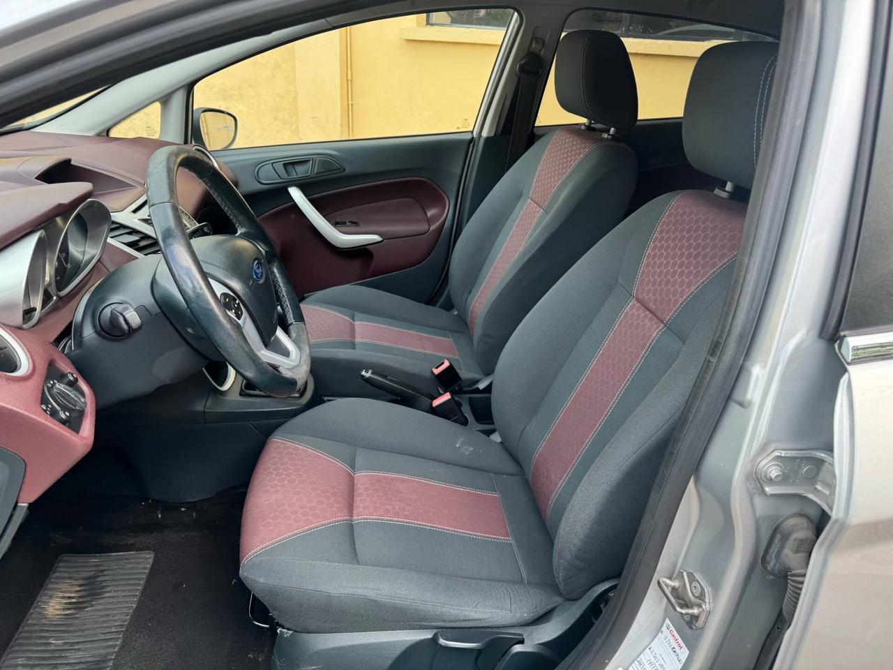 Ford Fiesta 1.4 TDCi 68CV 5 porte Titanium