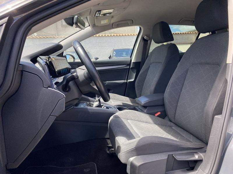 Volkswagen Golf 8 Life 2.0 TDI 116CV