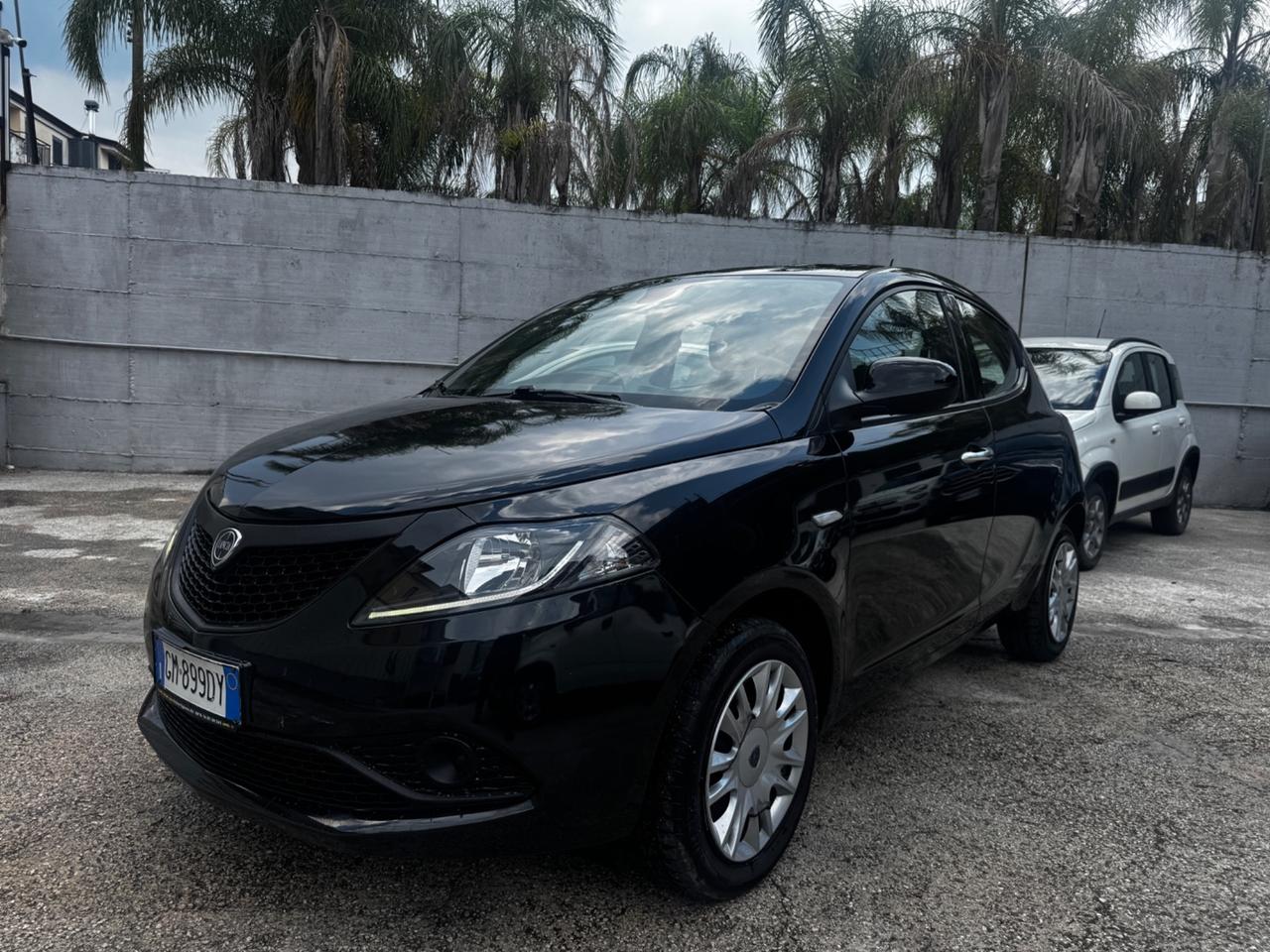 Lancia Ypsilon 1.0 FireFly 5 porte S&S Hybrid Alberta Ferretti