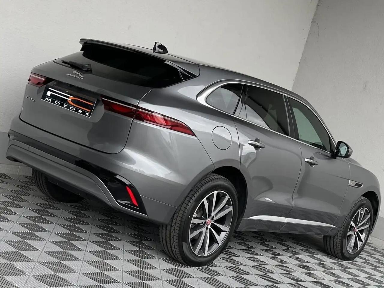 Jaguar F-Pace 2.0 D200 AWD R-DYNAMIC SE