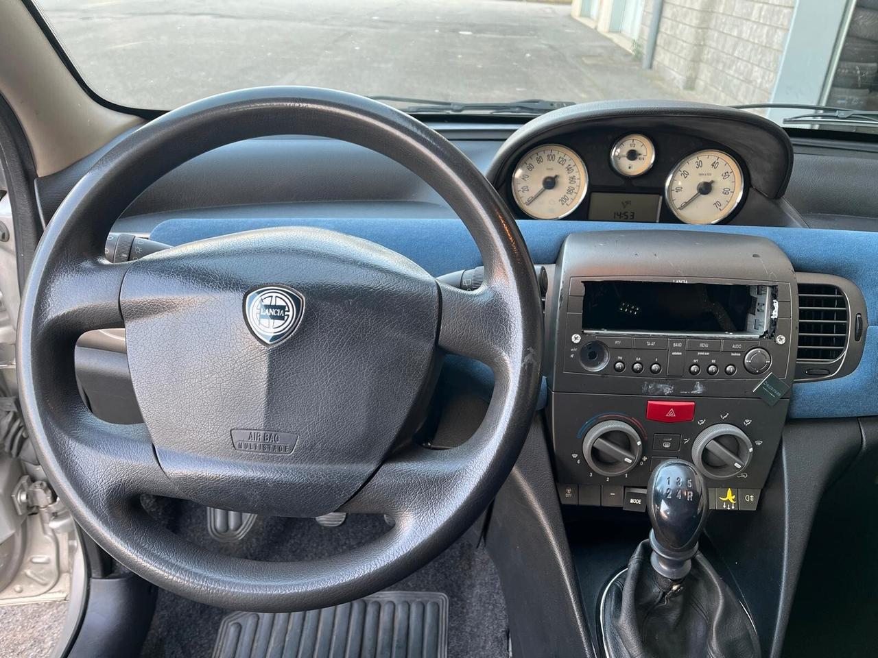 Lancia Ypsilon 1.2 60CV-NEOPATENTATI OK-DISTRIBUZIONE OK