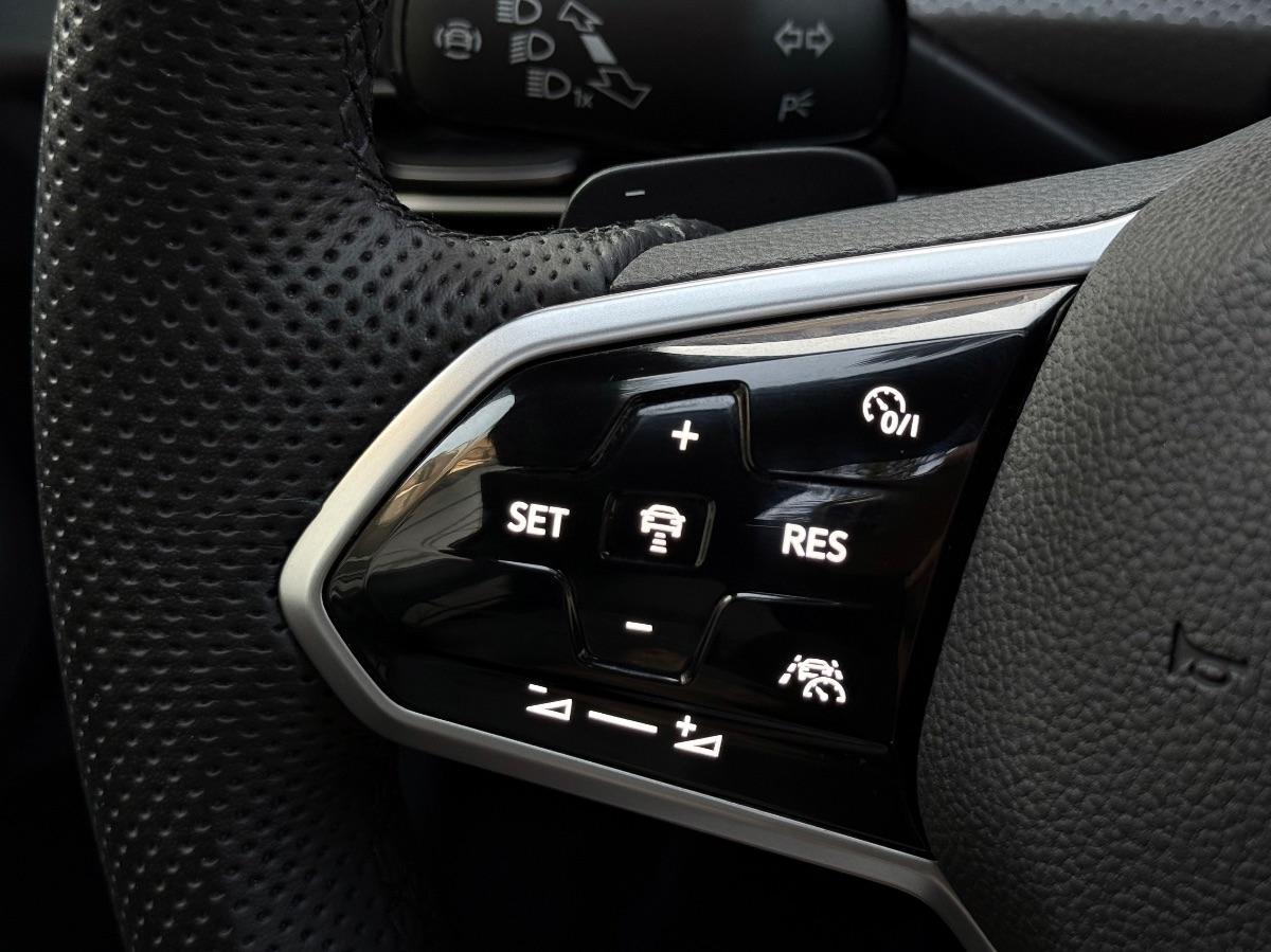 Volkswagen Golf 8 GTI 2.0 TSI 245 CV
