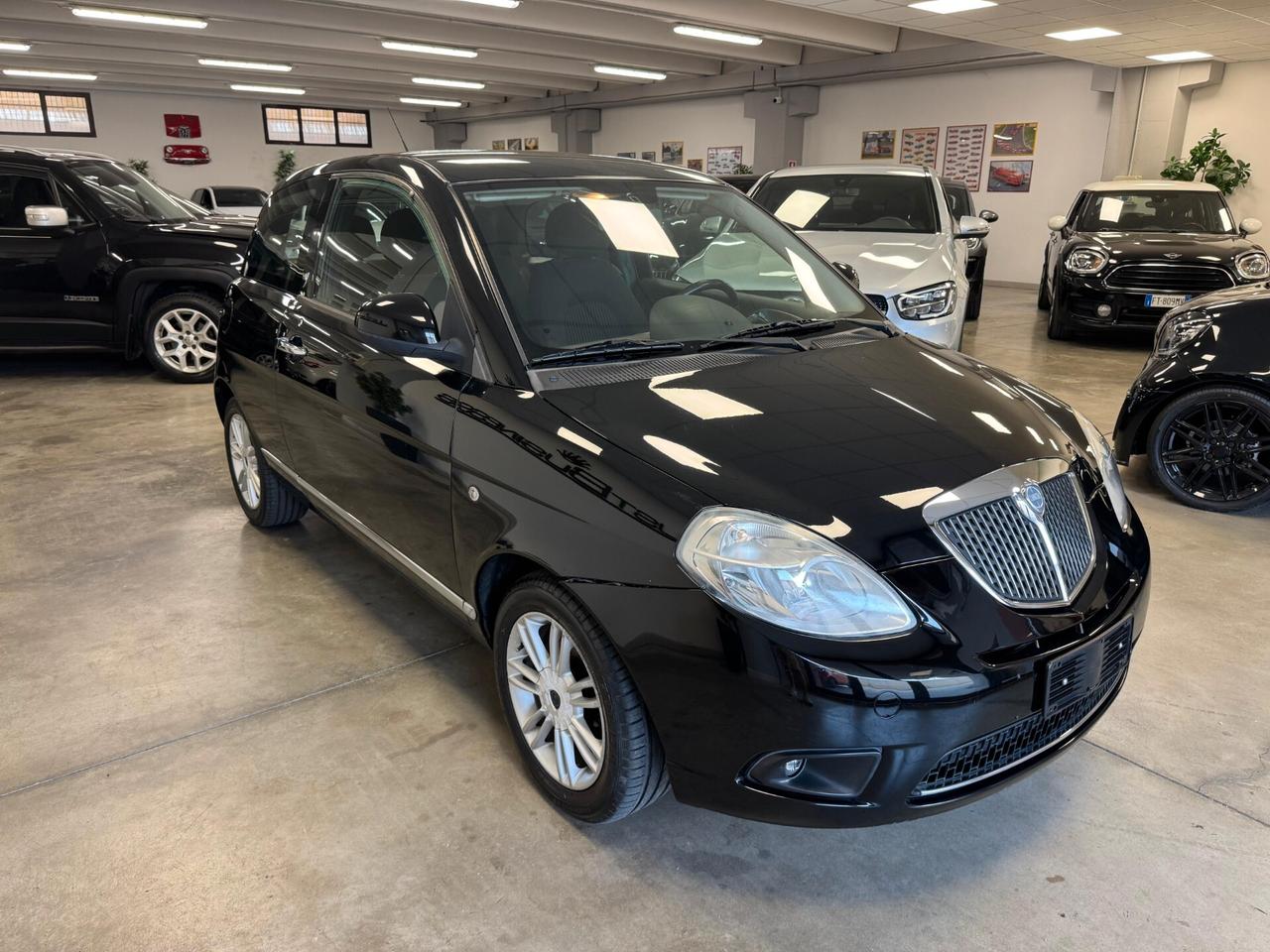 Lancia Ypsilon 1.2 69 CV Platino