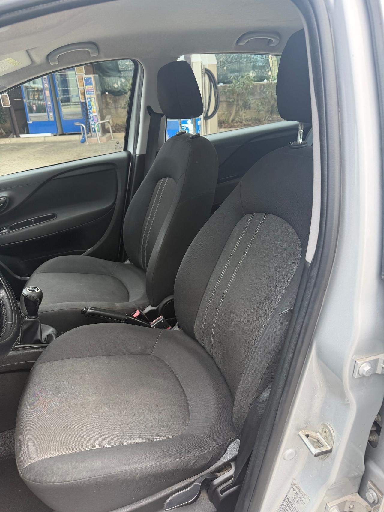 Fiat Punto 1.3 MJT II S&S 95 CV 5 porte Street