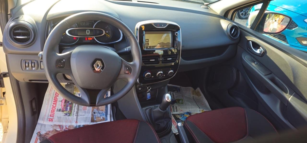 Renault Clio 1.2 75 CV 5 porte Duel
