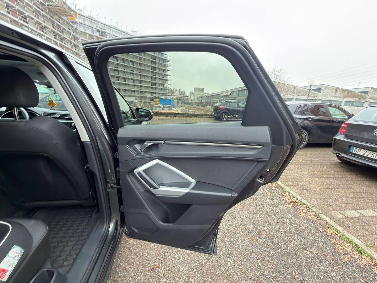 Audi Q3 Sportback 35 1.5 tfsi Business Plus