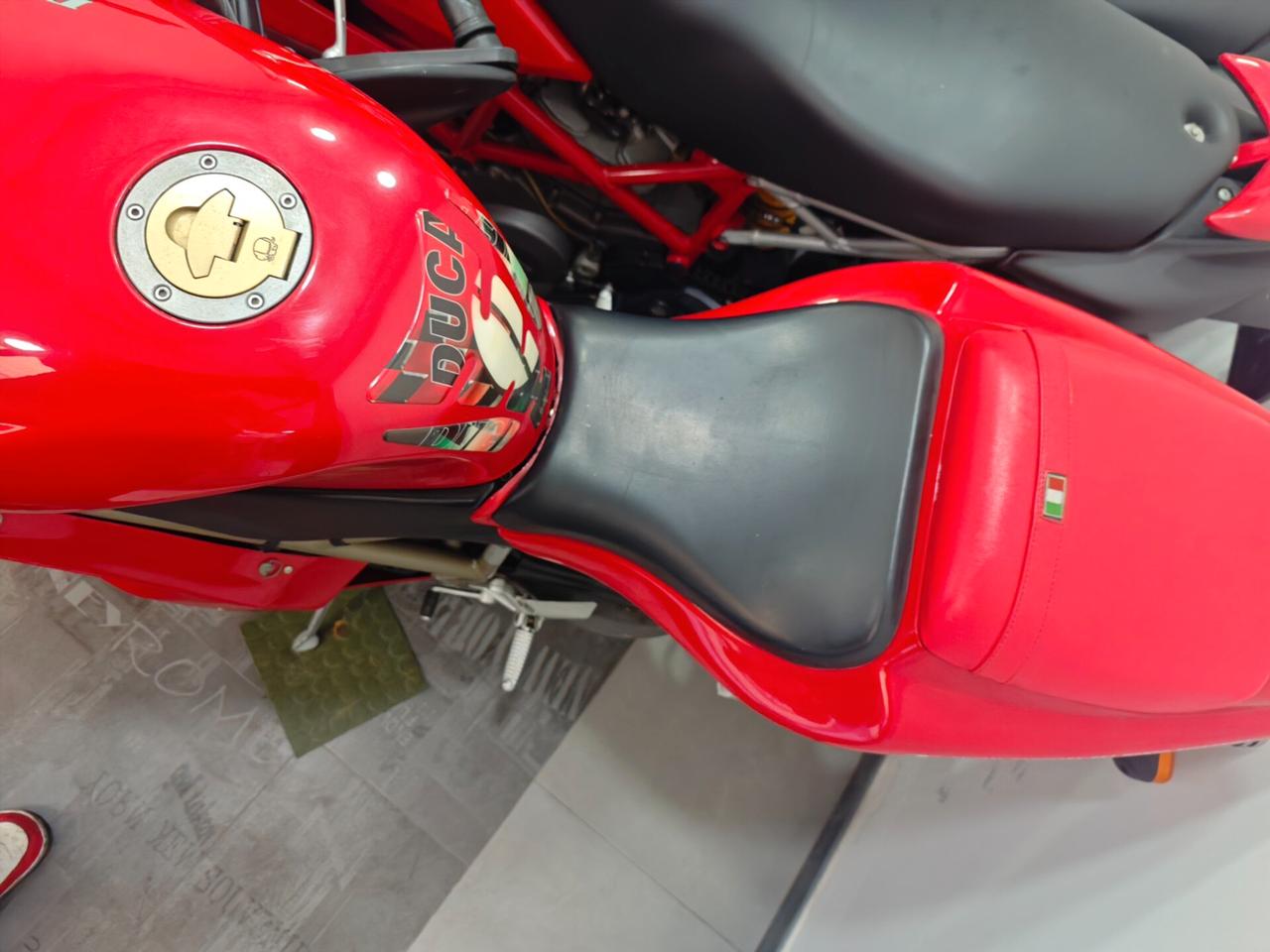 Ducati 748 s