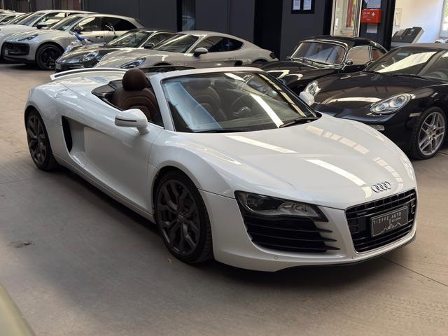 AUDI R8 Spyder 4.2 V8 FSI quattro R tronic