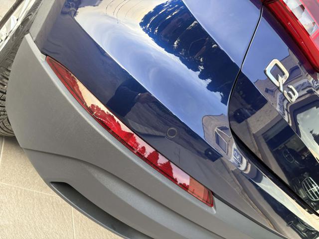 AUDI Q3 35 2.0 TDI S tronic Business COCKPIT