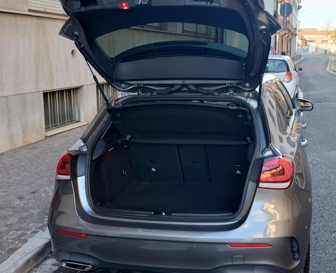 Mercedes-benz A 200 d Automatic Premium AMG LINE