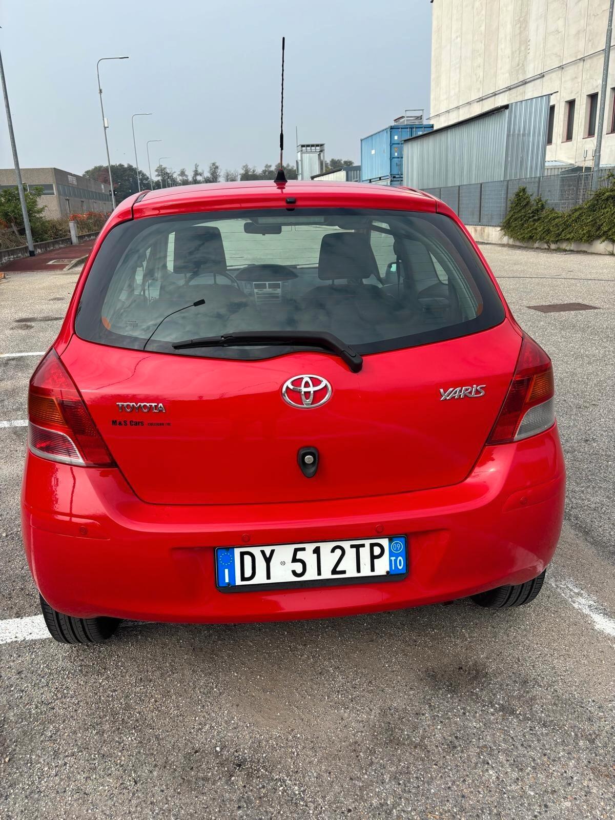 Toyota Yaris 1.0 3 porte Sol CON SOLI 108024 KM, ADATTA AI NEOPATENTATI