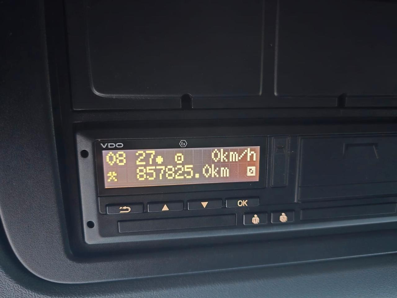 TRATTORE STRADALE SCANIA R450