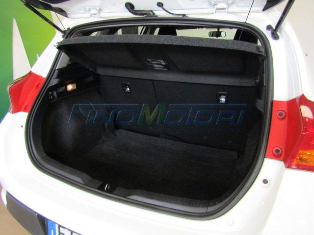 TOYOTA Auris 1.3i 100 CV 5 porte