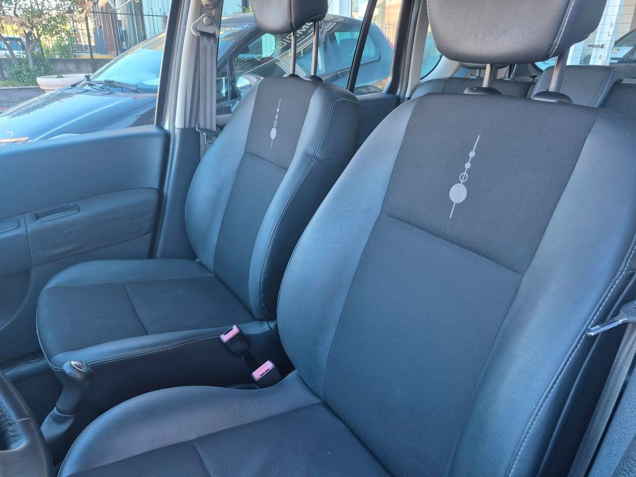 Renault Modus Grand 1.2 16V P-E-R-F-E-T-T-A---