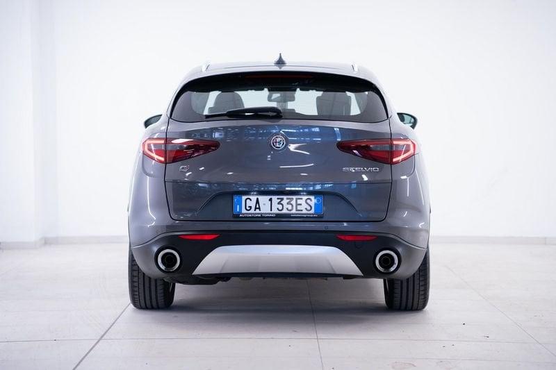 Alfa Romeo Stelvio 2.2 T Executive Q4 210CV