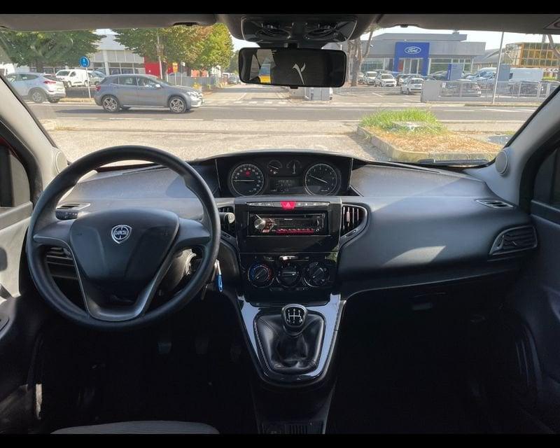 Lancia Ypsilon 0.9 TwinAir 85 CV 5 porte Metano Ecochic Silver