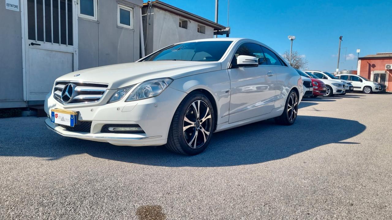 Mercedes-benz E 220 CDI Coupé BlueEFFICIENCY